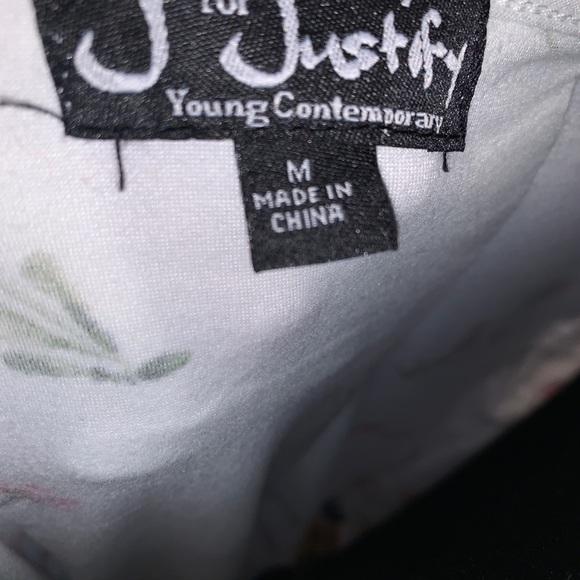 Asymmetrical Flower Blouse size M - Picture 3 of 3